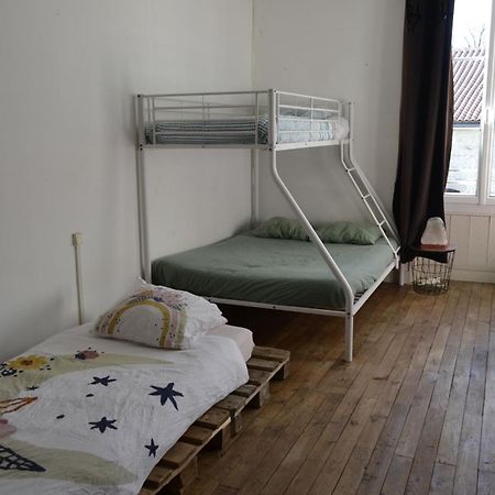 Апартаменты Grande Chambre Familiale Pour 2 A 5 Personnes Chef-Boutonne Экстерьер фото
