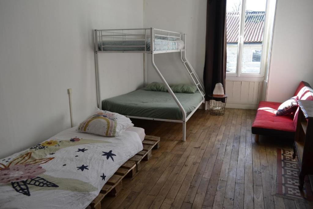 Апартаменты Grande Chambre Familiale Pour 2 A 5 Personnes Chef-Boutonne Экстерьер фото